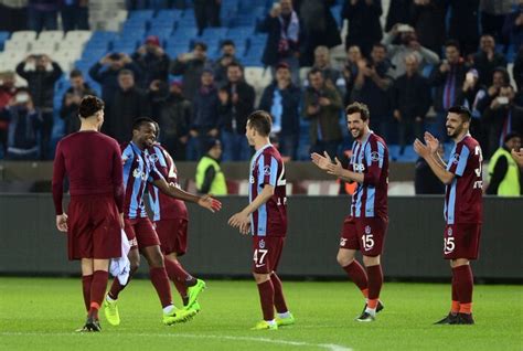K­a­r­a­b­ü­k­s­p­o­r­ ­e­v­i­n­d­e­ ­A­k­h­i­s­a­r­­ı­ ­t­e­k­ ­g­o­l­l­e­ ­g­e­ç­t­i­